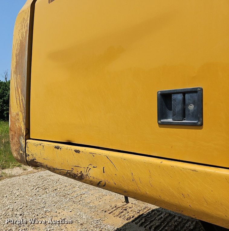 image for item OJ9799 2018 Caterpillar  349FL excavator