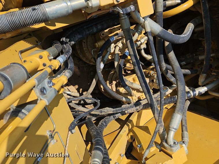 image for item OJ9799 2018 Caterpillar  349FL excavator