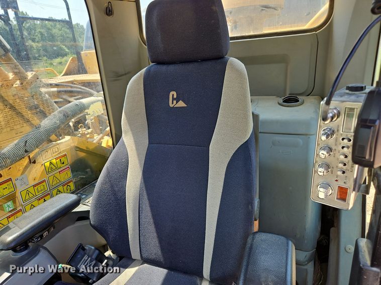 image for item OJ9799 2018 Caterpillar  349FL excavator