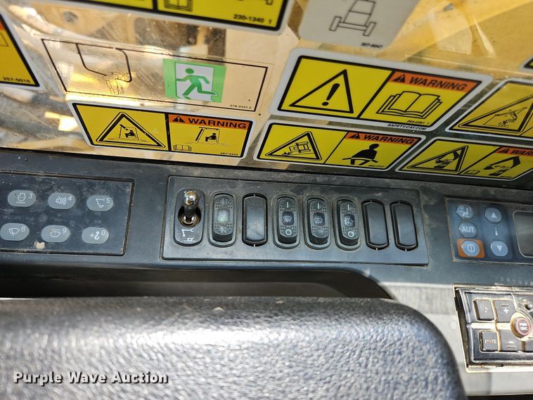 image for item OJ9799 2018 Caterpillar  349FL excavator