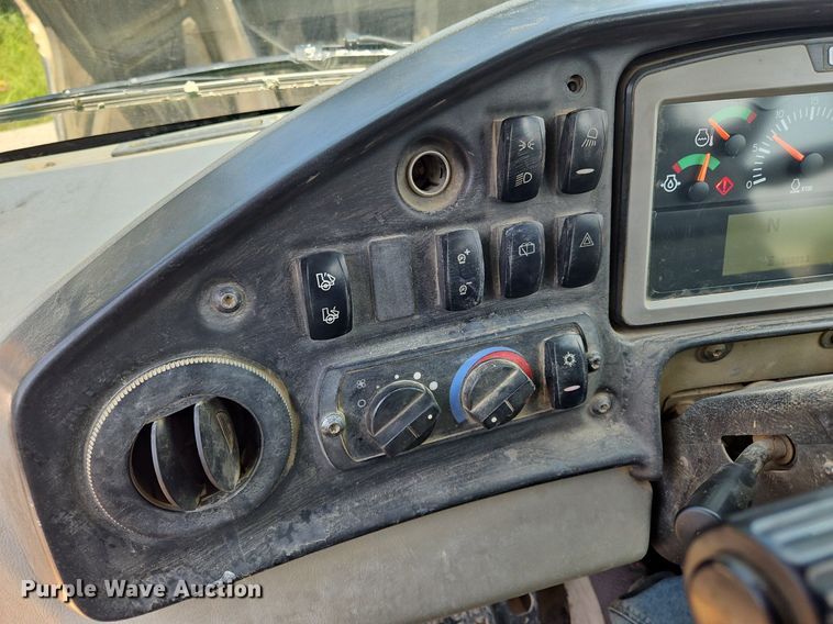 image for item OJ9800 2015 Caterpillar  745C haul truck