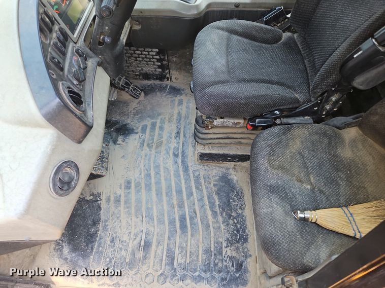 image for item OJ9800 2015 Caterpillar  745C haul truck