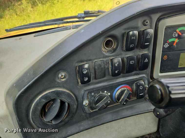 image for item OJ9801 2015 Caterpillar  745C haul truck