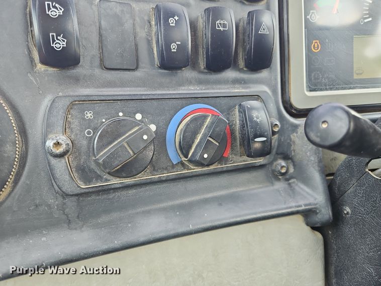 image for item OJ9801 2015 Caterpillar  745C haul truck