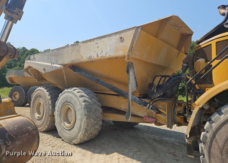 image for item OJ9802 2015 Caterpillar  745C haul truck
