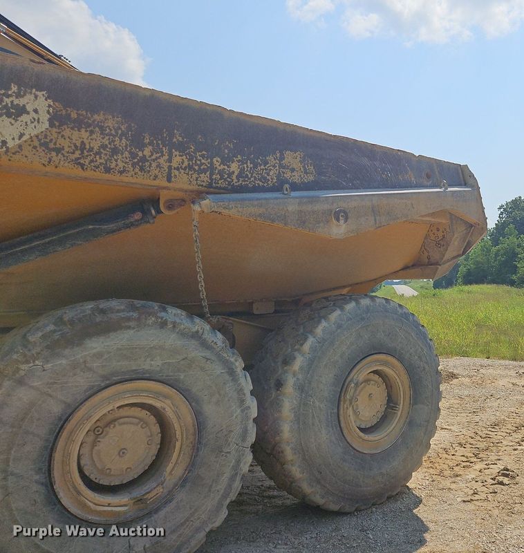 image for item OJ9802 2015 Caterpillar  745C haul truck