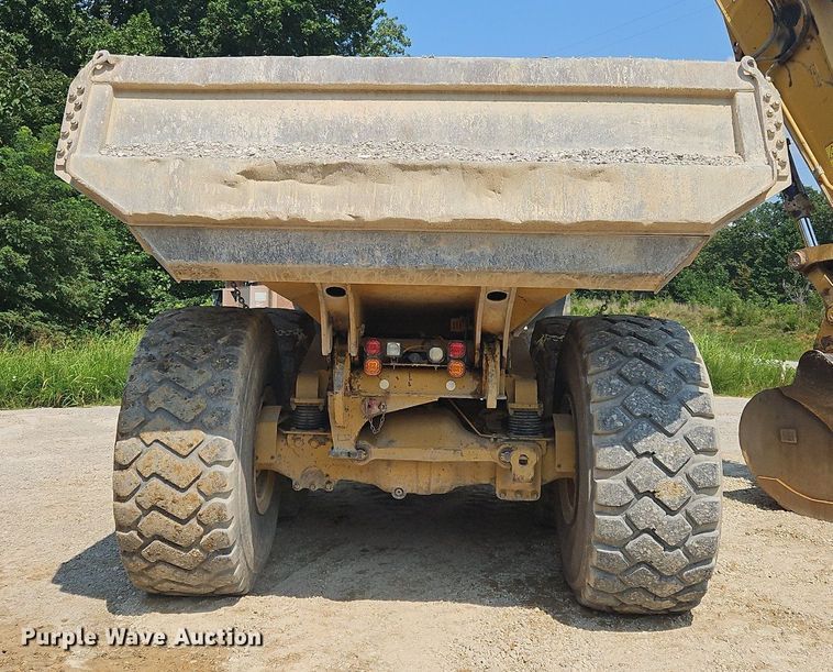 image for item OJ9802 2015 Caterpillar  745C haul truck