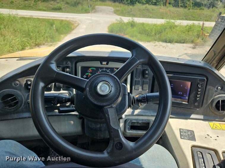 image for item OJ9802 2015 Caterpillar  745C haul truck