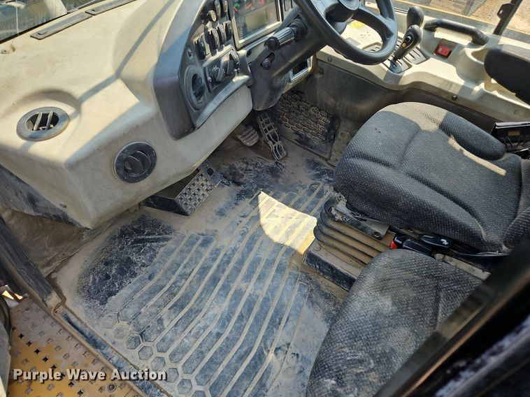 image for item OJ9802 2015 Caterpillar  745C haul truck