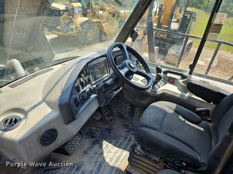 image for item OJ9802 2015 Caterpillar  745C haul truck