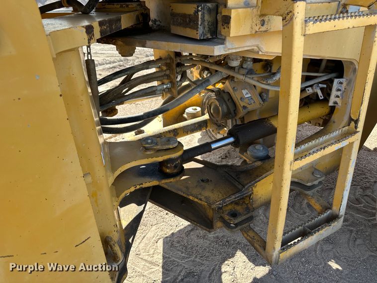 image for item OM9530 1994 John Deere 544G wheel loader