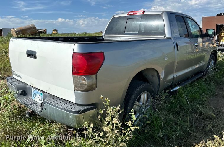 image for item OM9531 2007 Toyota Tundra Double Cab pickup truck