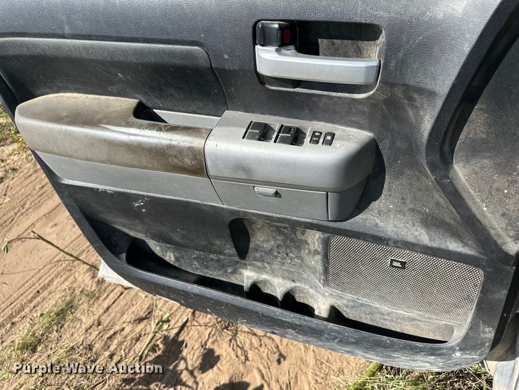 image for item OM9531 2007 Toyota Tundra Double Cab pickup truck