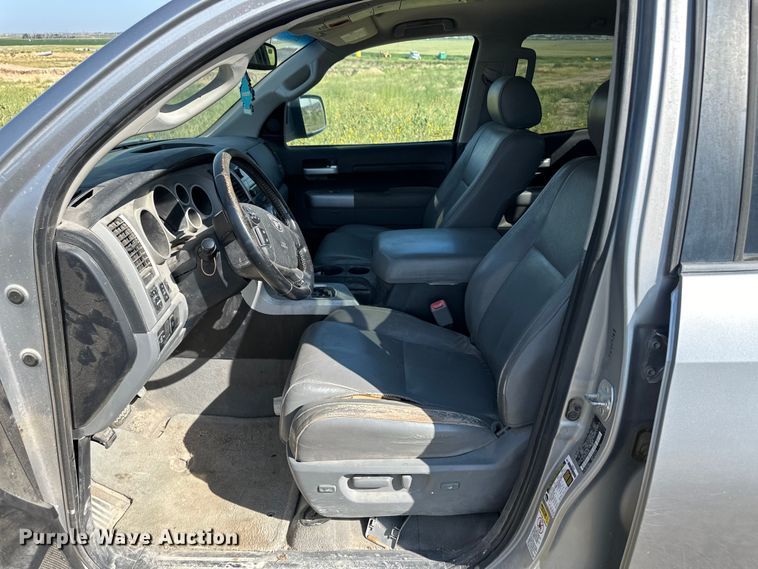 image for item OM9531 2007 Toyota Tundra Double Cab pickup truck