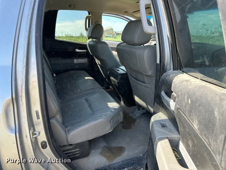 image for item OM9531 2007 Toyota Tundra Double Cab pickup truck