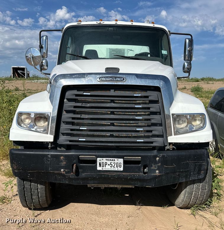 image for item OM9532 2012 Freightliner 114SD ready mix truck