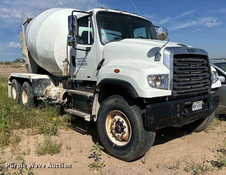 image for item OM9532 2012 Freightliner 114SD ready mix truck