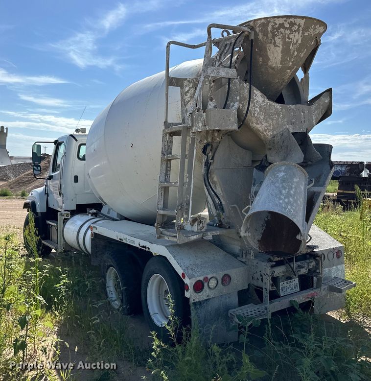 image for item OM9532 2012 Freightliner 114SD ready mix truck