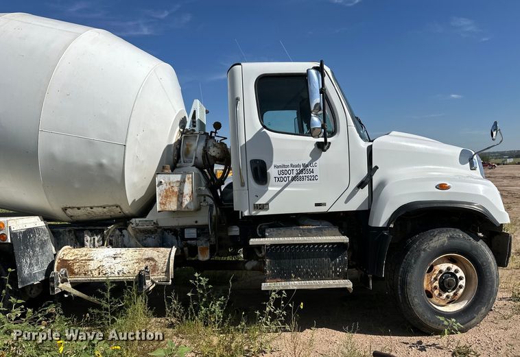 image for item OM9532 2012 Freightliner 114SD ready mix truck
