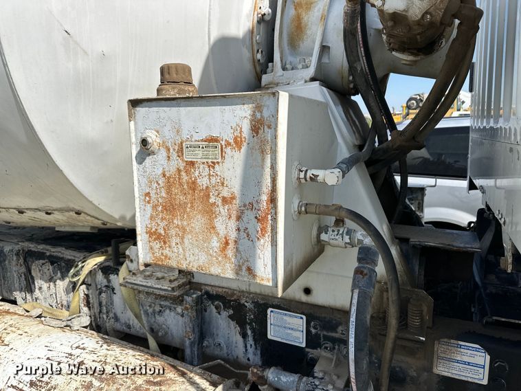 image for item OM9532 2012 Freightliner 114SD ready mix truck