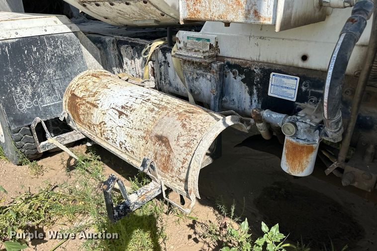 image for item OM9532 2012 Freightliner 114SD ready mix truck