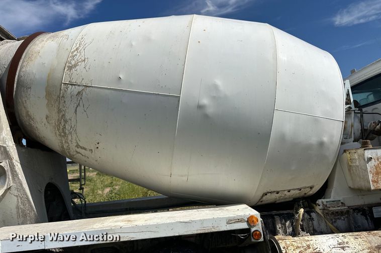 image for item OM9532 2012 Freightliner 114SD ready mix truck