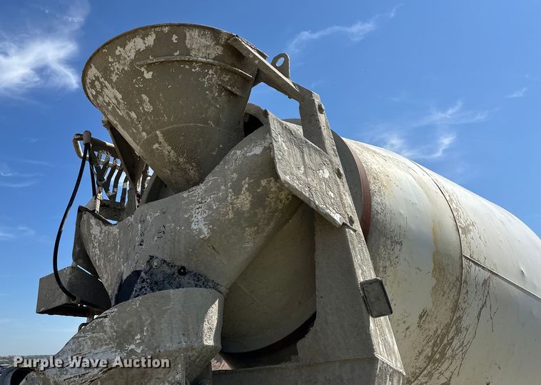 image for item OM9532 2012 Freightliner 114SD ready mix truck