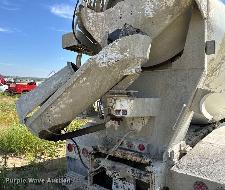 image for item OM9532 2012 Freightliner 114SD ready mix truck