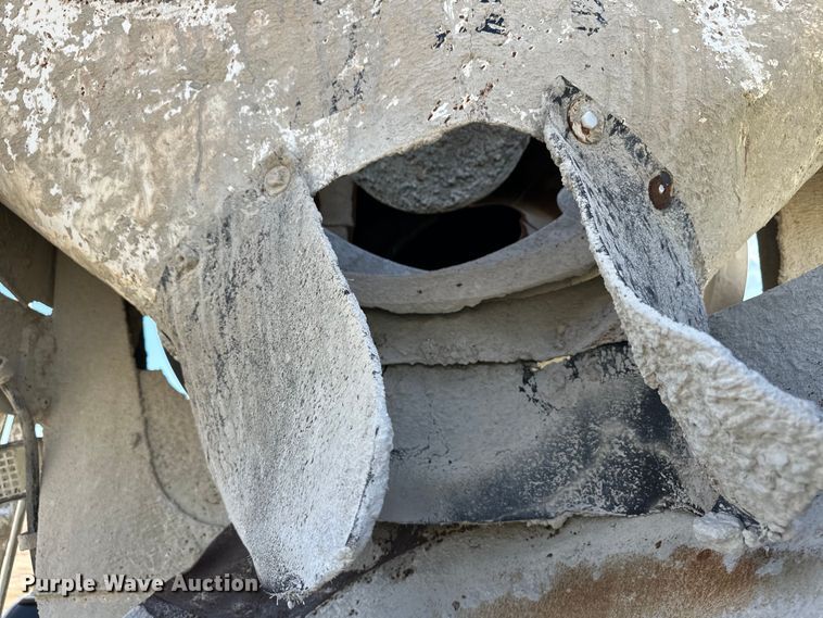 image for item OM9532 2012 Freightliner 114SD ready mix truck