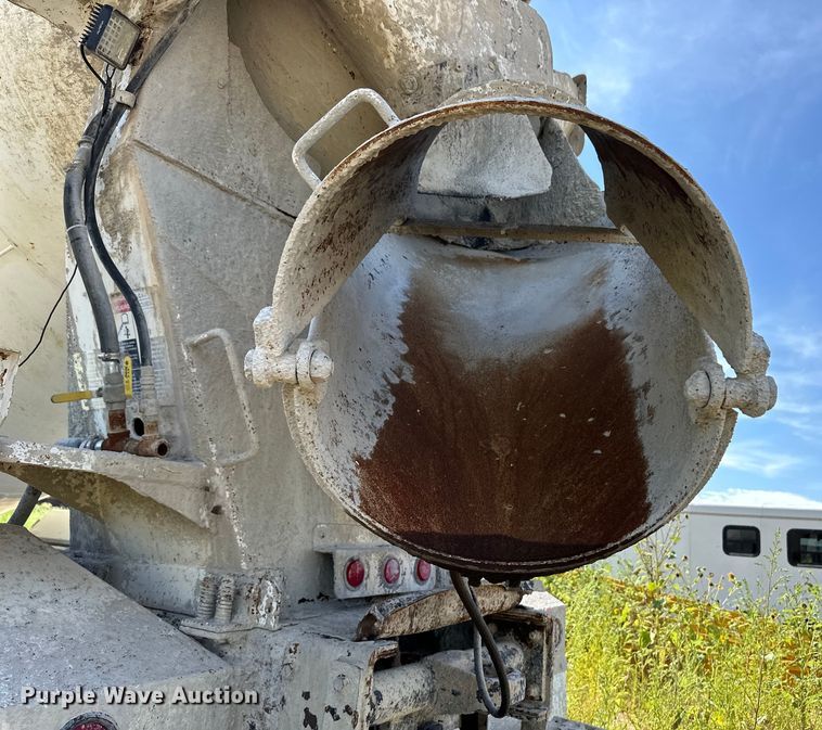 image for item OM9532 2012 Freightliner 114SD ready mix truck