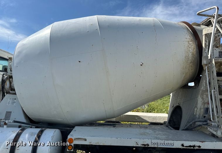 image for item OM9532 2012 Freightliner 114SD ready mix truck