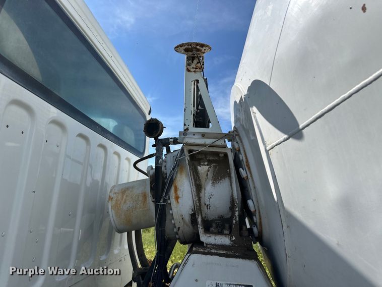 image for item OM9532 2012 Freightliner 114SD ready mix truck