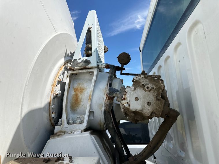 image for item OM9532 2012 Freightliner 114SD ready mix truck