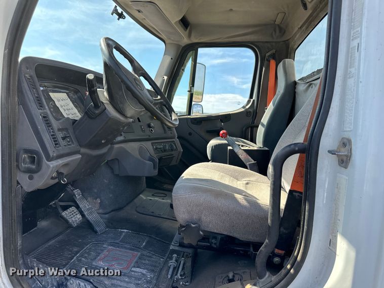 image for item OM9532 2012 Freightliner 114SD ready mix truck