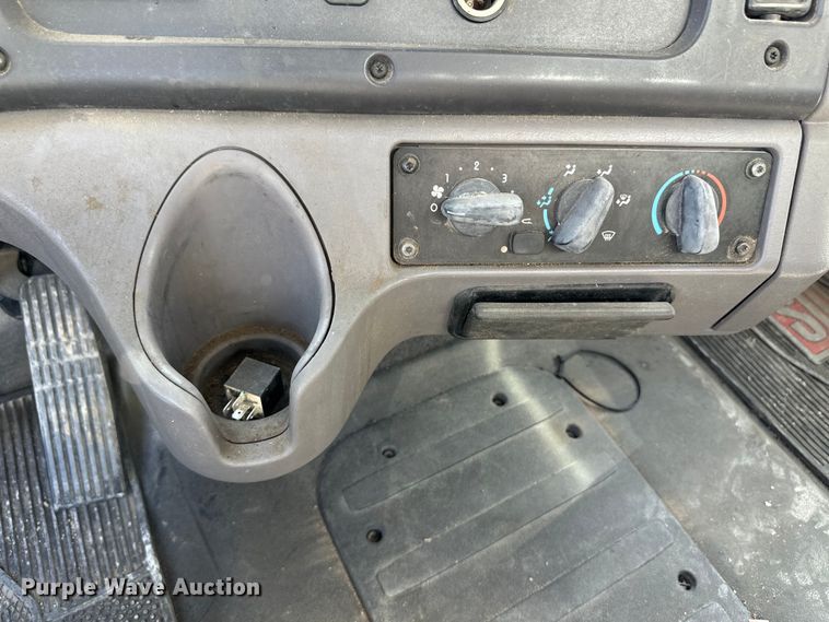 image for item OM9532 2012 Freightliner 114SD ready mix truck