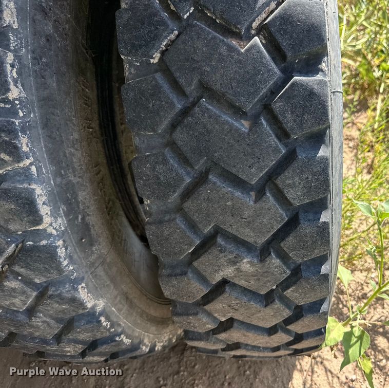 image for item OM9532 2012 Freightliner 114SD ready mix truck