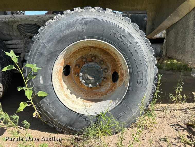 image for item OM9532 2012 Freightliner 114SD ready mix truck