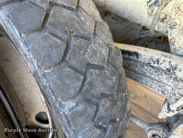 image for item OM9532 2012 Freightliner 114SD ready mix truck