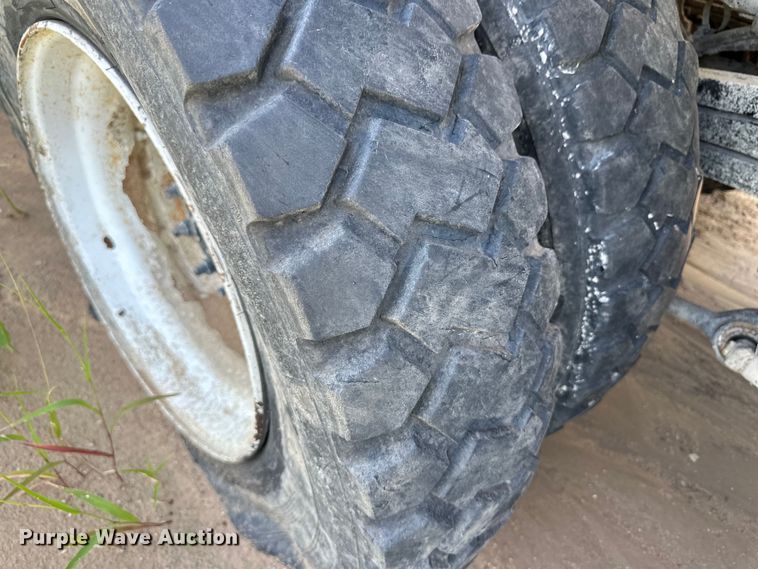 image for item OM9532 2012 Freightliner 114SD ready mix truck