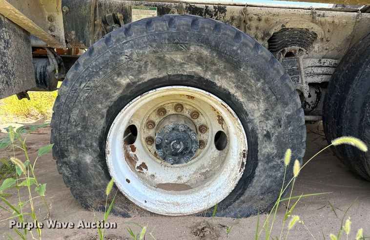 image for item OM9532 2012 Freightliner 114SD ready mix truck