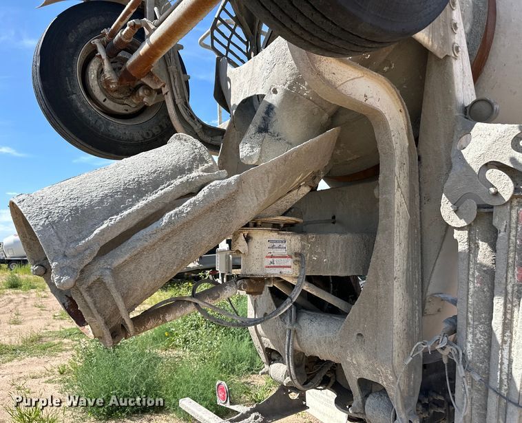 image for item OM9533 2001 Sterling ready mix truck