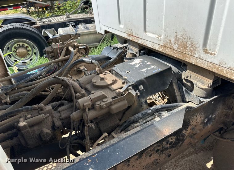 image for item OM9533 2001 Sterling ready mix truck