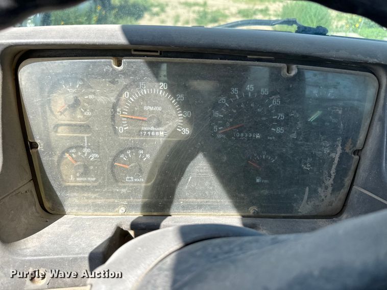 image for item OM9533 2001 Sterling ready mix truck