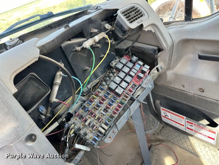 image for item OM9533 2001 Sterling ready mix truck