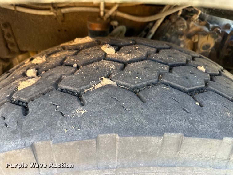 image for item OM9533 2001 Sterling ready mix truck