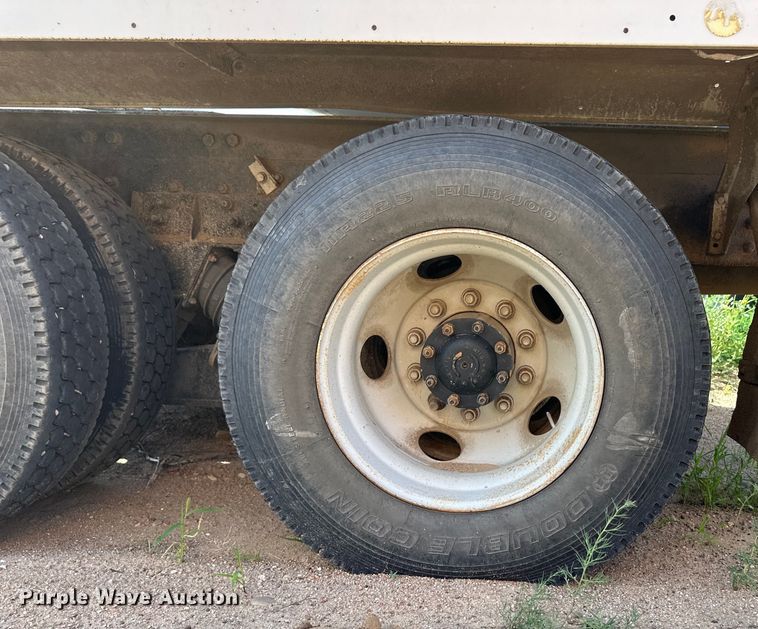 image for item OM9533 2001 Sterling ready mix truck