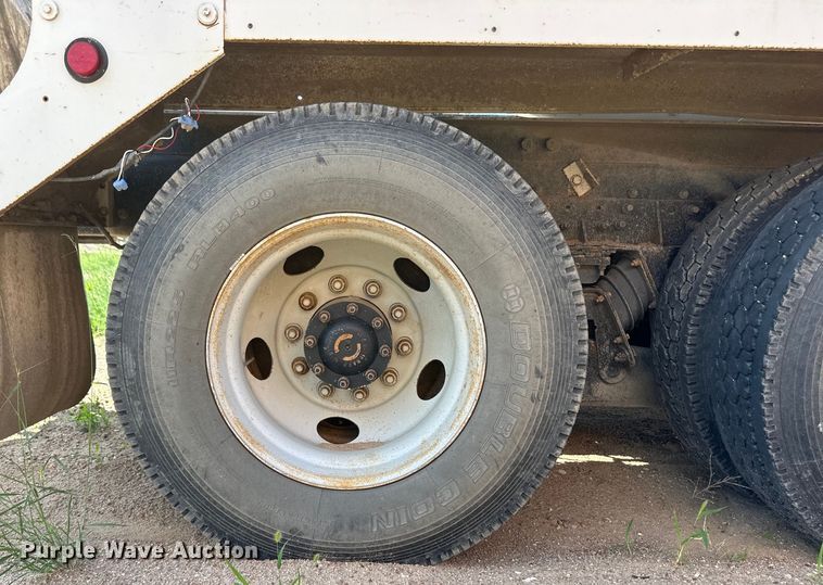 image for item OM9533 2001 Sterling ready mix truck