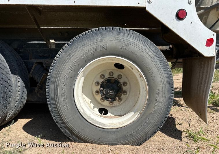 image for item OM9533 2001 Sterling ready mix truck