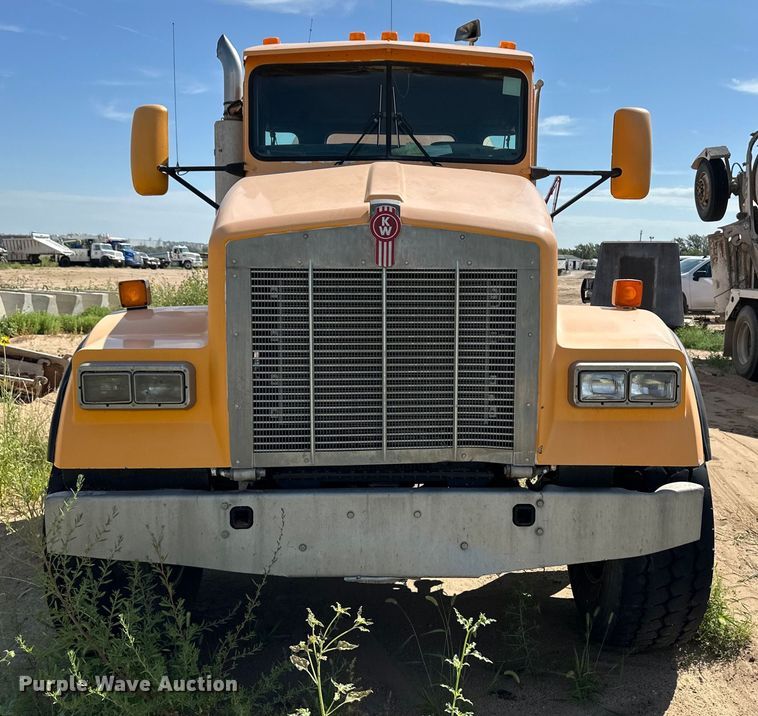 image for item OM9534 2004 Kenworth T800 ready mix truck