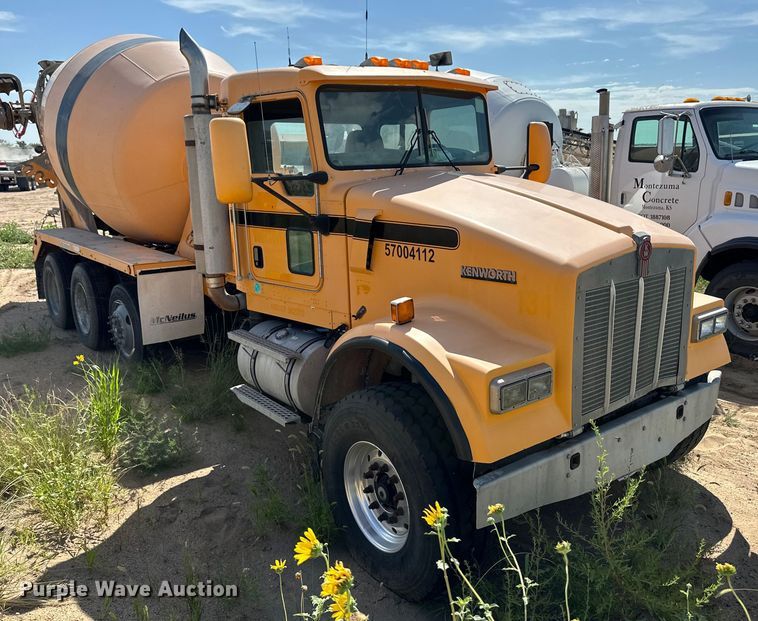 image for item OM9534 2004 Kenworth T800 ready mix truck